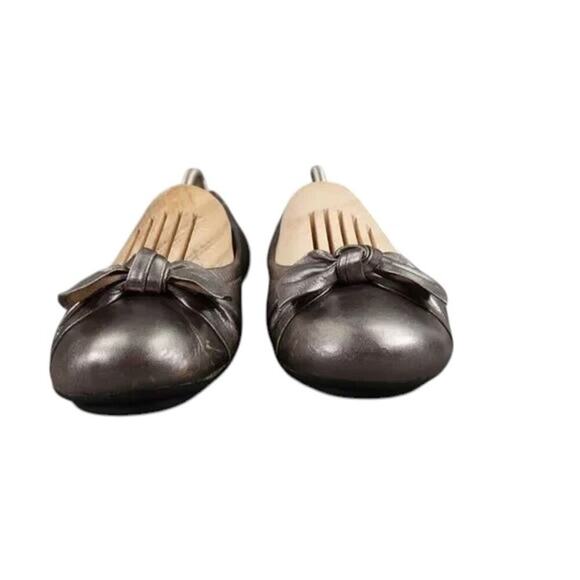 Me Too Shoes Womens 10 Ballet Flats Fashion Slip On Metallic Leather Bow Nicki - Picture 4 of 15